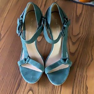 Ellie Tahari green suede sandals